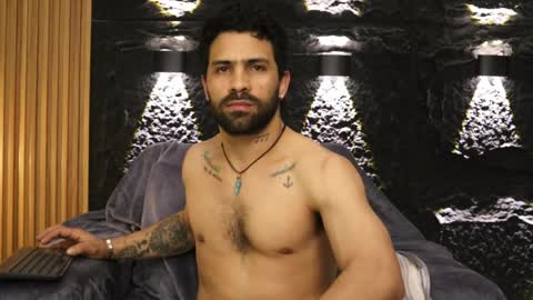 Leo  Diaz online show from April 8, 4:57 am