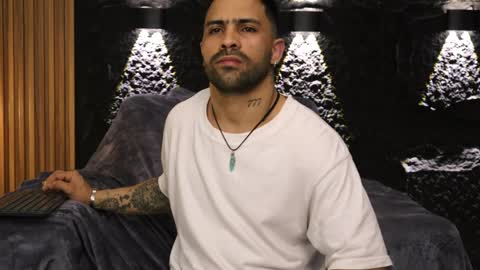 Leo  Diaz online show from April 11, 6:31 am