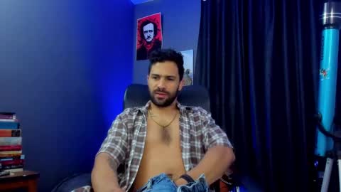 Snapshot of leo_diaz01 chatting on January 24, 3:34 pm Leo  Diaz online show from January 24, 3:34 pm