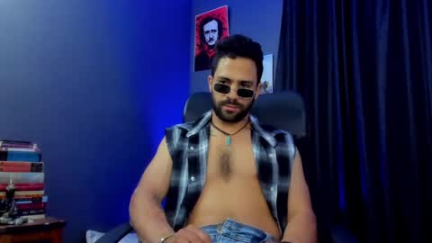 Snapshot of leo_diaz01 chatting on January 25, 2:47 am Leo  Diaz online show from January 25, 2:47 am