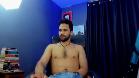 Snapshot of leo_diaz01 chatting on January 22, 6:42 am Leo  Diaz online show from January 22, 6:42 am