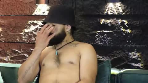 Snapshot of leo_diaz01 chatting on September 25, 2:32 am Leo  Diaz online show from September 25, 2:32 am