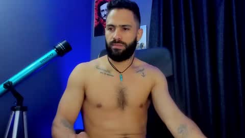 Snapshot of leo_diaz01 chatting on December 29, 9:09 pm Leo  Diaz online show from December 29, 9:09 pm