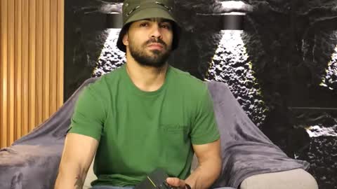 Leo  Diaz online show from February 15, 10:40 pm