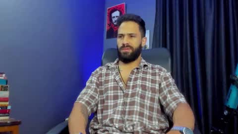 Snapshot of leo_diaz01 chatting on January 11, 10:07 pm Leo  Diaz online show from January 11, 10:07 pm