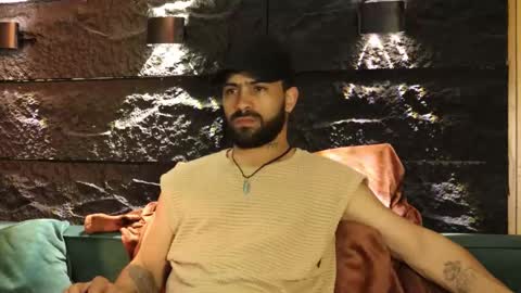 Snapshot of leo_diaz01 chatting on October 20, 12:47 am Leo  Diaz online show from October 20, 12:47 am