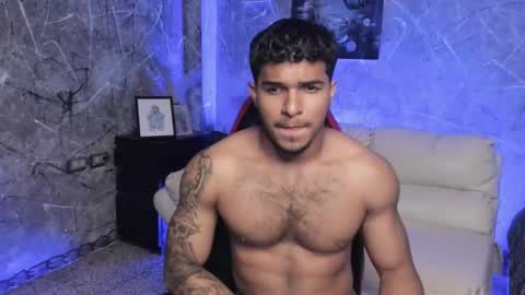 Snapshot of leo_taro chatting on October 25, 12:56 am Leo independent model online show from October 25, 12:56 am