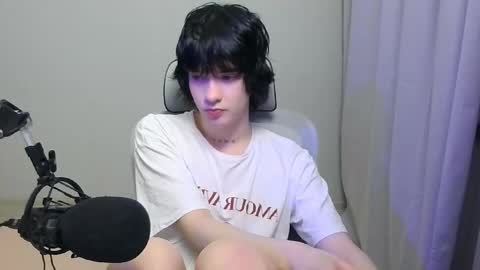 leonkissboy online show from February 4, 4:57 pm