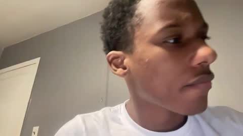 letmeeatup online show from December 10, 9:44 am