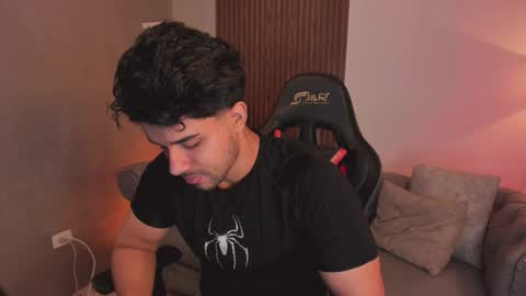 Liam Collins online show from February 15, 11:40 am