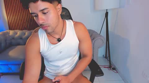 Snapshot of liam_colliins chatting on October 24, 12:18 pm Liam Collins online show from October 24, 12:18 pm