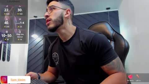 LIAM KLEIN online show from November 20, 11:42 am