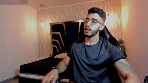 LIAM KLEIN online show from March 27, 11:33 am