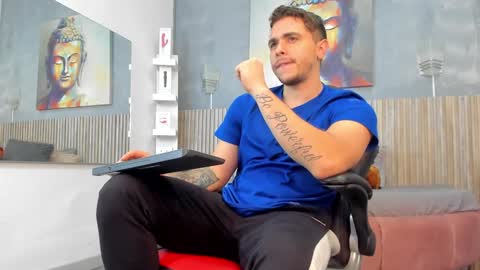 Snapshot of liam_walk chatting on January 8, 11:09 pm Liam online show from January 8, 11:09 pm