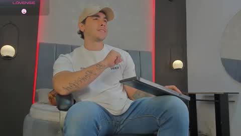 Liam online show from March 12, 8:05 pm