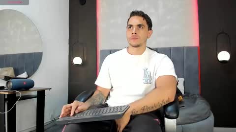 Snapshot of liam_walk chatting on October 10, 10:46 pm Liam online show from October 10, 10:46 pm