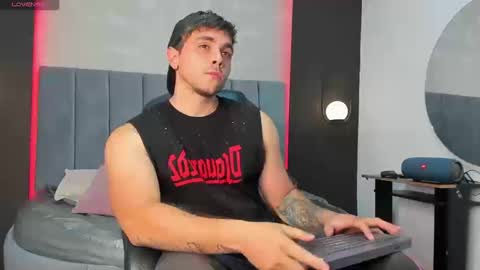 Snapshot of liam_walk chatting on September 16, 12:12 am Liam online show from September 16, 12:12 am