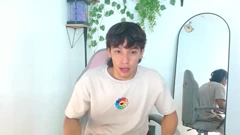 Snapshot of liam_xul chatting on October 25, 10:44 pm liamxul online show from October 25, 10:44 pm