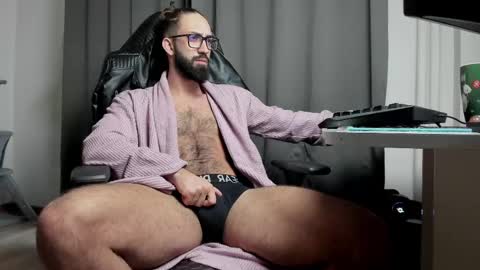 Liam online show from February 27, 6:40 am