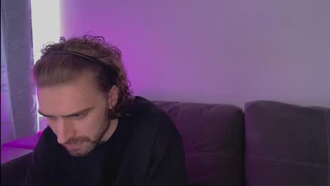 liamkortes online show from February 17, 8:46 am