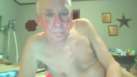 Snapshot of lickmysnowballs chatting on March 5, 11:49 am lickmysnowballs online show from March 5, 11:49 am