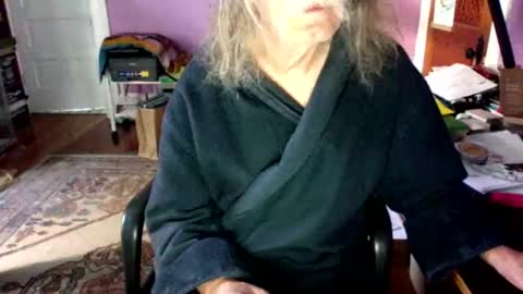 Snapshot of lickyouryoni chatting on September 28, 3:54 pm LickYourYoni online show from September 28, 3:54 pm