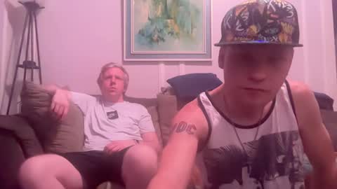 Snapshot of lighteye12489275 chatting on October 4, 9:36 am lighteye12489275 online show from October 4, 9:36 am