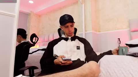 L I I A M online show from March 8, 5:03 am