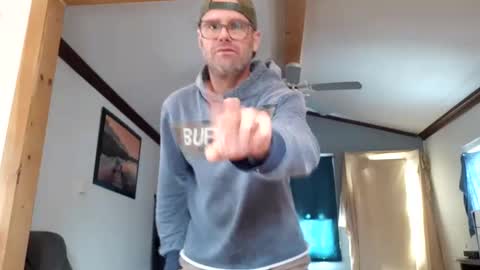 St pierre online show from April 5, 4:58 pm