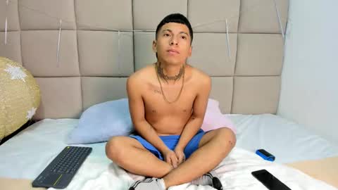 little_kris1 online show from January 7, 1:16 pm