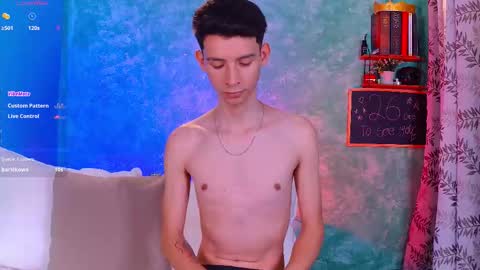 Snapshot of little_twiink chatting on September 28, 6:00 am Juan Ferrer online show from September 28, 6:00 am