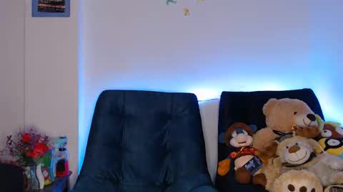 Manu online show from March 13, 4:09 am