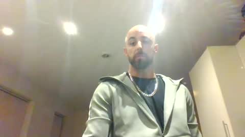 Leon online show from February 15, 6:23 pm