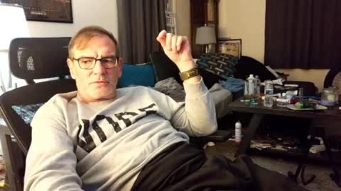 Snapshot of lngdickdaddy chatting on October 26, 12:34 am LongDick Daddy online show from October 26, 12:34 am