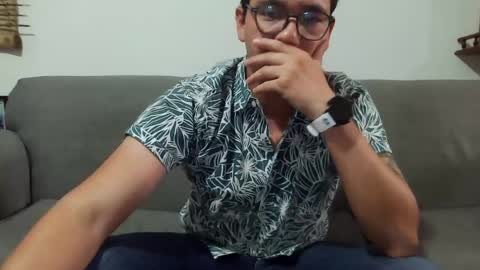 Lobo online show from April 12, 12:03 am