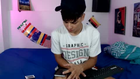 loganjhonson19 online show from July 24, 3:26 am
