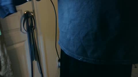 Logan Reaves online show from December 16, 3:30 am