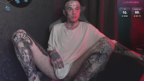 Snapshot of lone1ycrystal chatting on December 17, 2:22 pm Chris online show from December 17, 2:22 pm