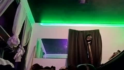 lookhim25 online show from June 3, 12:18 pm