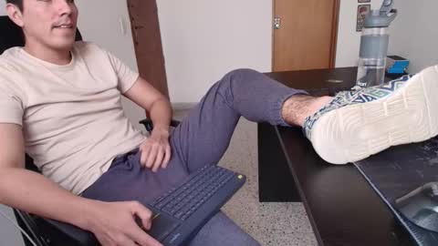 looki 16 online show from October 17, 4:33 pm