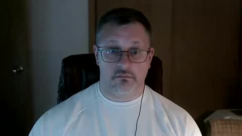 Snapshot of lookin75 chatting on October 27, 3:20 am lookin75 online show from October 27, 3:20 am