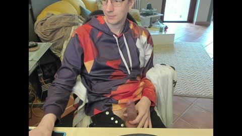 loomie online show from February 7, 10:29 am