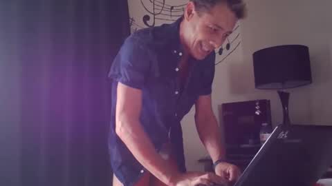 Hot thong guy online show from April 21, 11:38 am