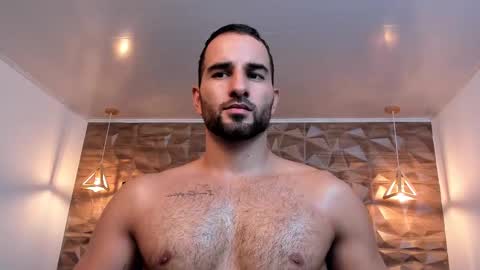 Snapshot of lorenzo_walker_ chatting on February 14, 5:46 pm  L O R E N Z O  Thumbs Up help  online show from February 14, 5:46 pm