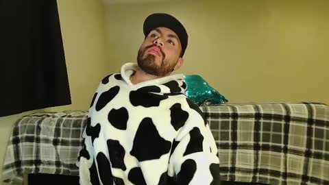 JUAN  JUAN online show from October 9, 11:20 pm