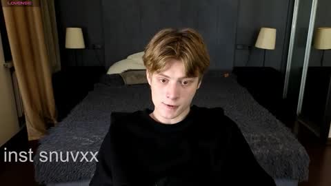 louie_evans online show from November 9, 9:30 pm