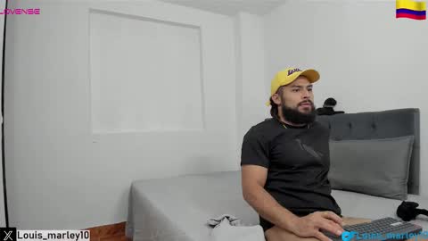 louis_marley_ online show from March 29, 11:49 pm