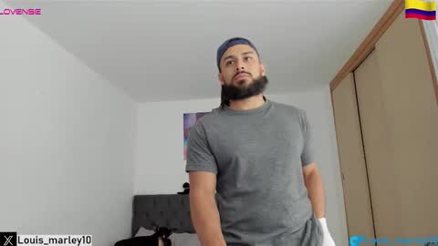 louis_marley_ online show from February 23, 7:15 pm