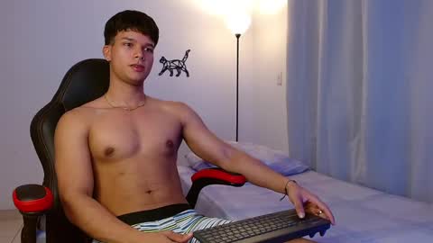 Snapshot of loushd chatting on January 3, 3:27 am Lous HD online show from January 3, 3:27 am