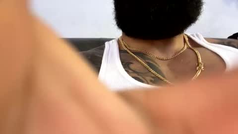 loveathickbitch online show from October 29, 5:27 pm